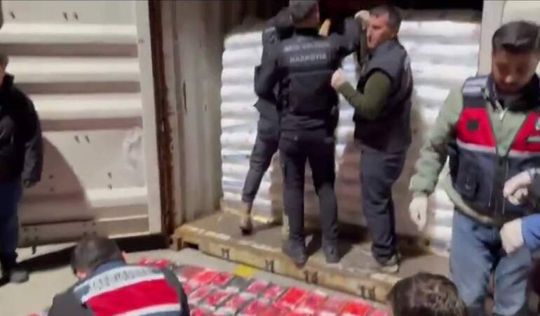 İstanbul’da  uyuşturucu operasyonu: 106 kilo kokain ele geçirildi