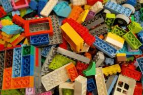 Murat Ülker LEGO’yu kurtaran ‘aile kapitalizmi’nin sırrını yazdı: İflasın eşiğinden dünyanın zirvesine