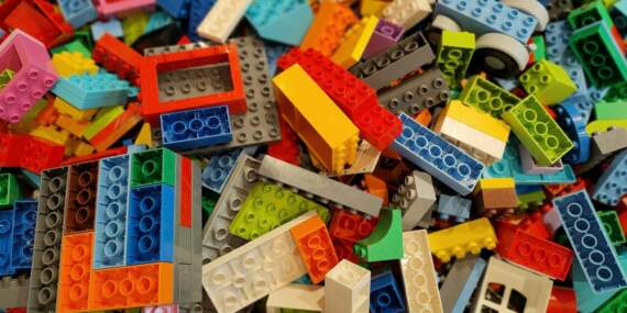 Murat Ülker LEGO’yu kurtaran ‘aile kapitalizmi’nin sırrını yazdı: İflasın eşiğinden dünyanın zirvesine