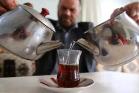 Çayın lezzeti en iyi bu şekilde çıkıyor! Demlikleriniz rafa kalkacak