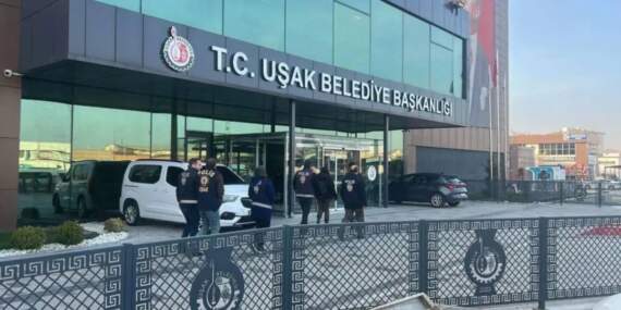 Uşak Belediyesi’ne ikinci dalga operasyon: 25 kişi gözaltında
