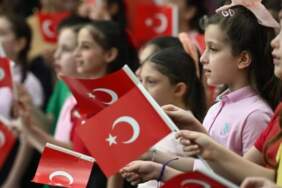 24 Nisan tatil mi? 24 Nisan Cuma okullar, hastaneler ve bankaların çalışma durumu ne?