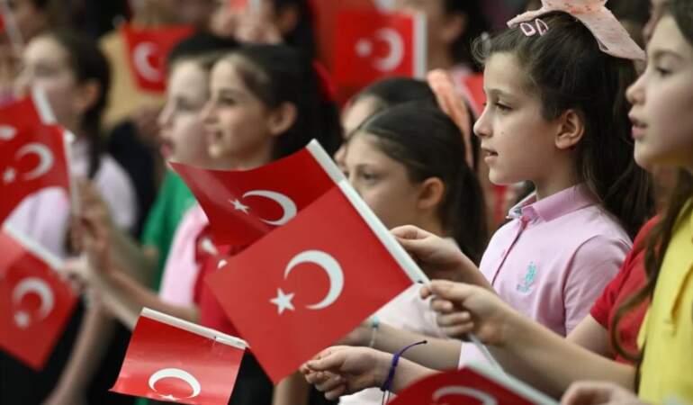 24 Nisan tatil mi? 24 Nisan Cuma okullar, hastaneler ve bankaların çalışma durumu ne?