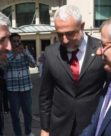 Davutoğlu’ndan TUSİAD’a ziyaret