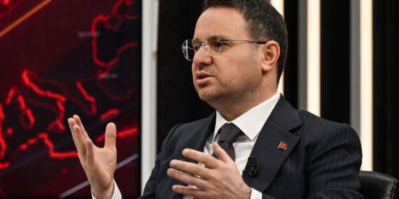 Gürlek’ten yargı tarafsızlığı mesajı: AK Partili belediyelere operasyon yapılmadı diye yapılmayacak sanılmasın