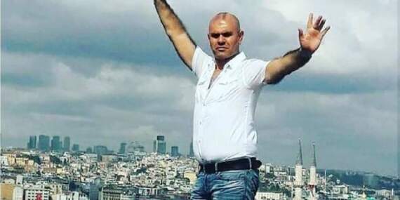 AVM’de öfke patlaması yaşadı! Ajdar’dan gençlere tepki: ‘Yönetime gidin’