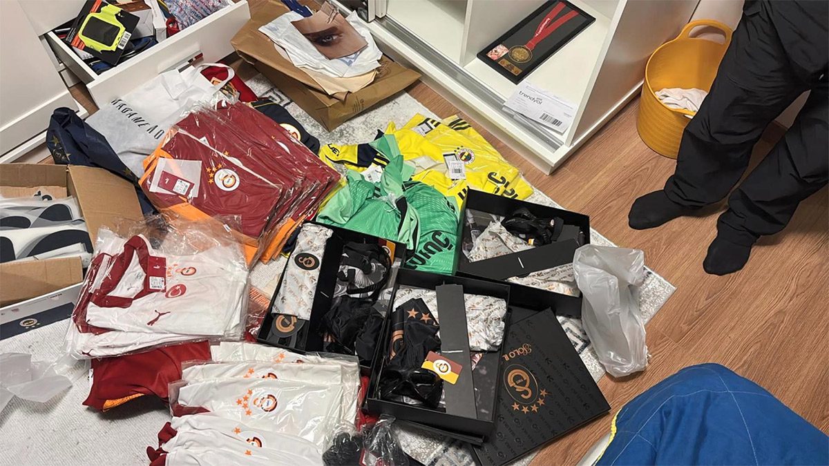 Galatasaray-Fenerbahçe derbisi öncesi Türkiye’de bir ilk: Karaborsa bilet şebekesine operasyon