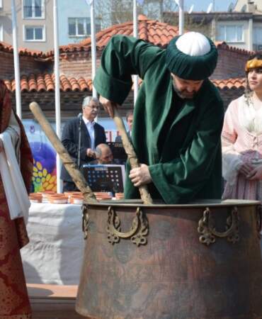 400 yıllık şifa sırrı: Mesir macunu kaç çeşit baharattan oluşur, neye iyi gelir?