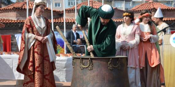 400 yıllık şifa sırrı: Mesir macunu kaç çeşit baharattan oluşur, neye iyi gelir?