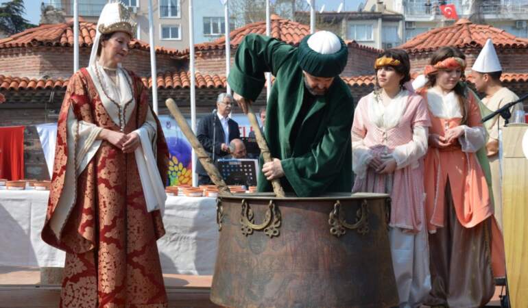 400 yıllık şifa sırrı: Mesir macunu kaç çeşit baharattan oluşur, neye iyi gelir?