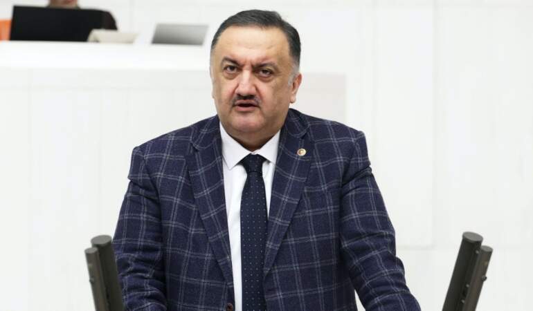 DEVA Partili Karal’dan Okul saldırılarına tepki: Karnını doyurduğumuz gençlerin ruhunu beslemiyoruz
