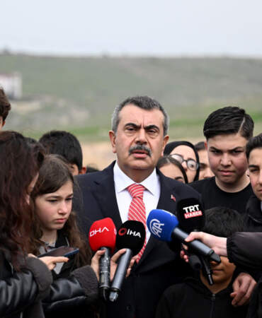 Bakan Tekin’den okul saldırıları açıklaması: Karanlık yapılar, provokatif şeyler yapıyorlar