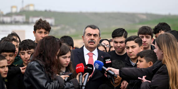 Bakan Tekin’den okul saldırıları açıklaması: Karanlık yapılar, provokatif şeyler yapıyorlar