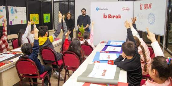Türk Henkel’den anlamlı adım: ‘İz Bırak’ projesi orman yangınlarının yaralarını sarmak için İzmir’de
