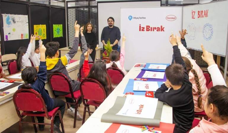 Türk Henkel’den anlamlı adım: ‘İz Bırak’ projesi orman yangınlarının yaralarını sarmak için İzmir’de