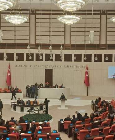 TBMM’de kabul edilerek yasalaştı: Doğum izni 24 haftaya çıkarıldı