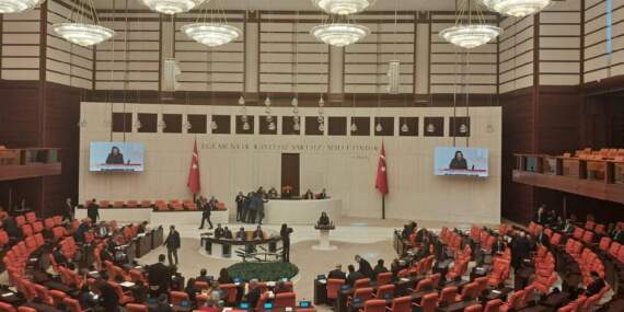 TBMM’de kabul edilerek yasalaştı: Doğum izni 24 haftaya çıkarıldı