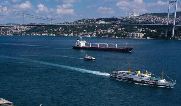 Boğaz bugün kapanıyor, Vapur seferlerine yarış engeli