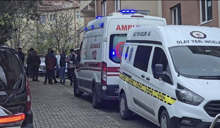 Üsküdar’da aile dehşeti: Annesini ve babasını katledip intihar etti