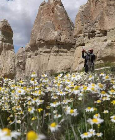 Turlar iptal edildi, turistler rotayı değiştirdi! Kapadokya’da bahar renkleri coşuyor