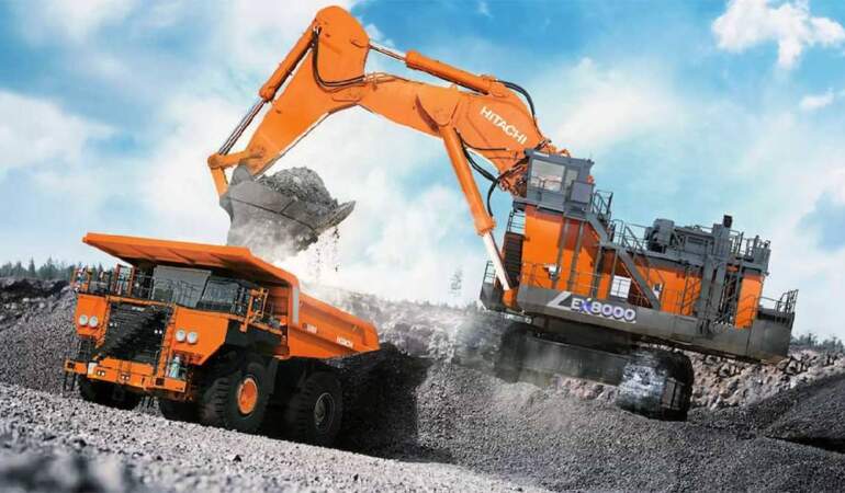 Çalışırken bataryasını da şarj edebiliyor: 384 tonluk kamyon sahada