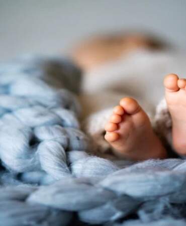 Yeni baba olacaklara müjde! Babalık izni 10 iş günü değil, takvim günü oldu