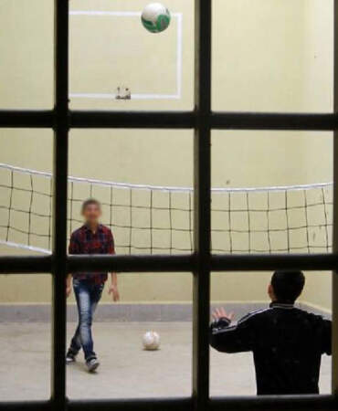 Binlerce çocuk demir parmaklıklar ardında: Son 10 yılda yüzde 120 arttı