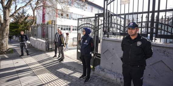 İçişleri Bakanlığı’ndan 81 ile kritik genelge: Okullarda ‘x-ray, turnike ve panik butonu’ dönemi başladı