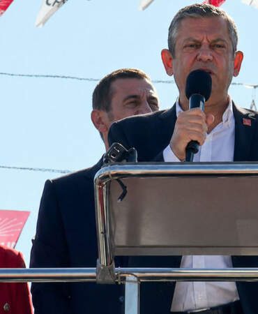 Özgür Özel Sakarya’dan seslendi: Garantiyi yandaşa değil, çiftçiye vereceğiz