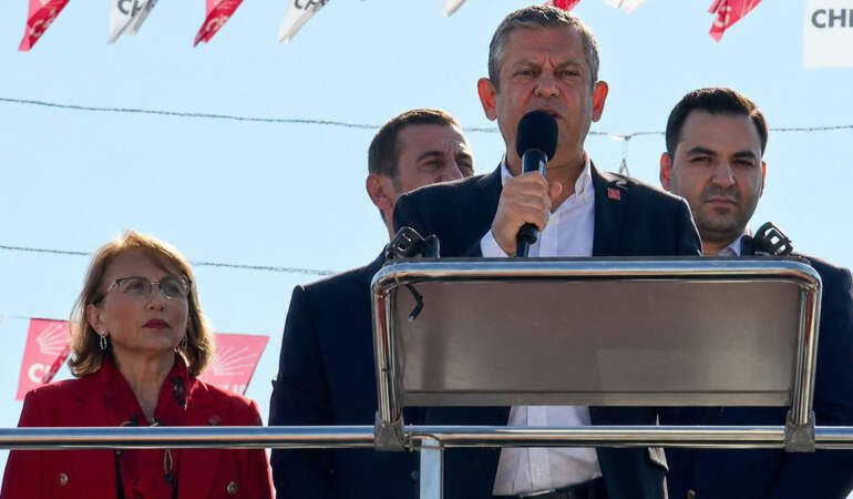 Özgür Özel Sakarya’dan seslendi: Garantiyi yandaşa değil, çiftçiye vereceğiz