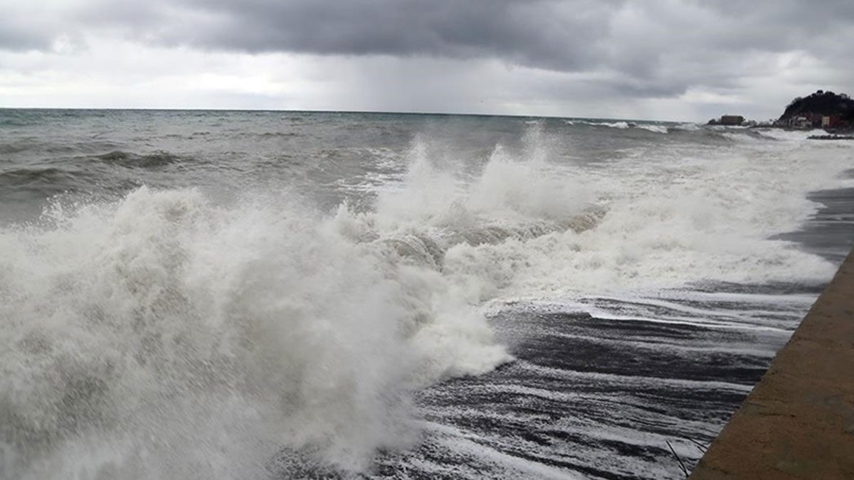İstanbul Valiliği’nden fırtına uyarısı: Tedbirli olun!