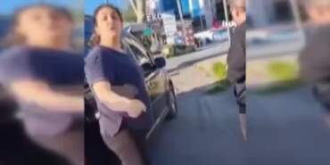 Trafikte korku dolu anlar: Sürücüyü darbedip motosikletine el koydular