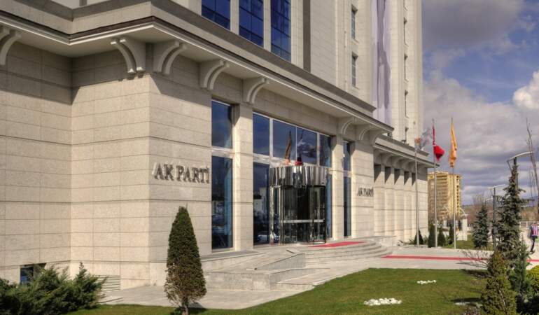 AK Parti’den üç aşamalı “saha” uygulaması: Belirle, uygula, anlat