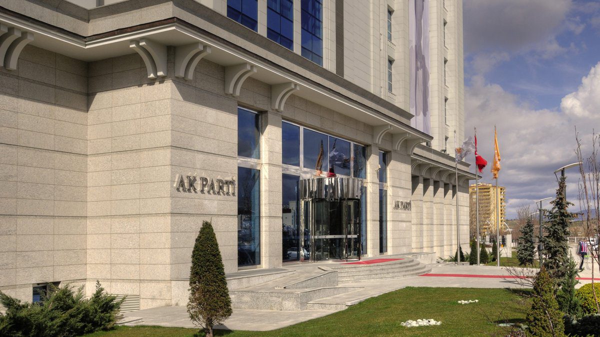 AK Parti’den üç aşamalı “saha” uygulaması: Belirle, uygula, anlat