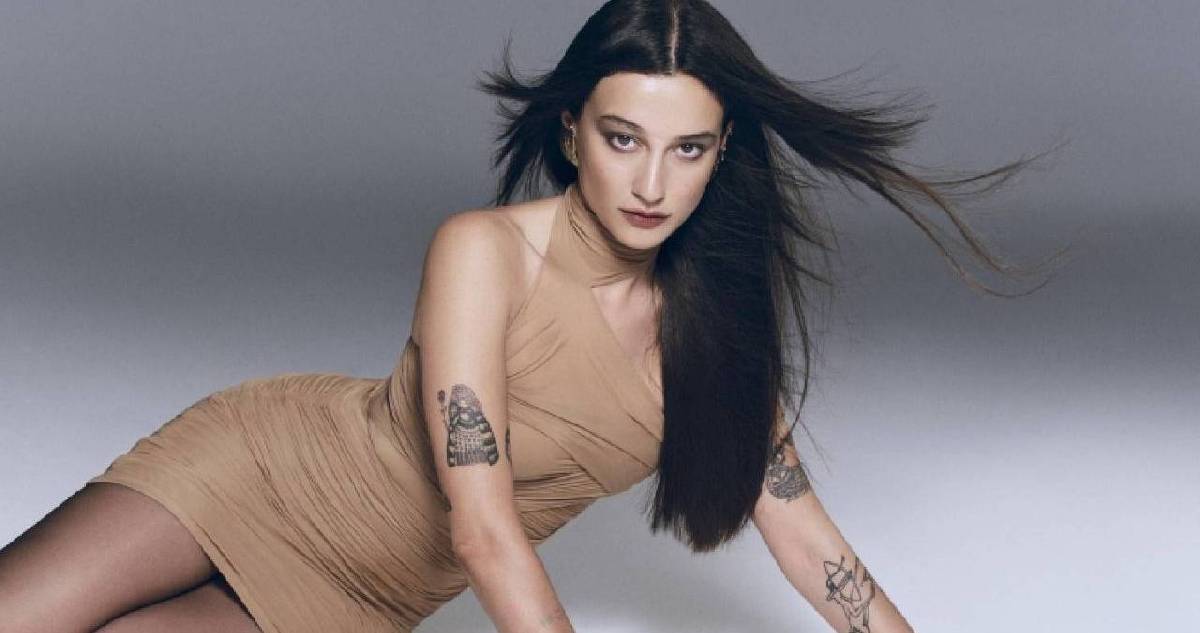 Yeni yaşını yeni imajıyla kutladı! Melike Şahin imaj değişikliğine gitti