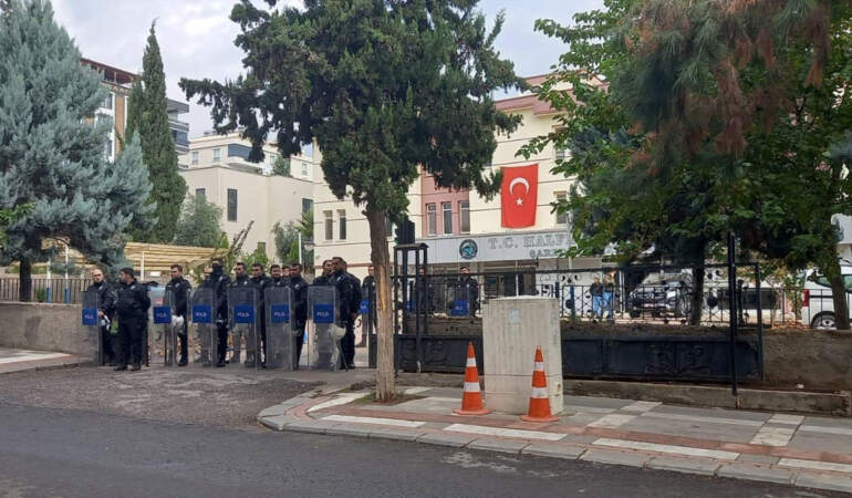 Halfeti Belediyesi soruşturmasında 46 şüpheli adliyede