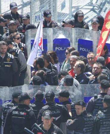 Taksim’de 1 Mayıs anmasına müdahale: Gözaltılar var