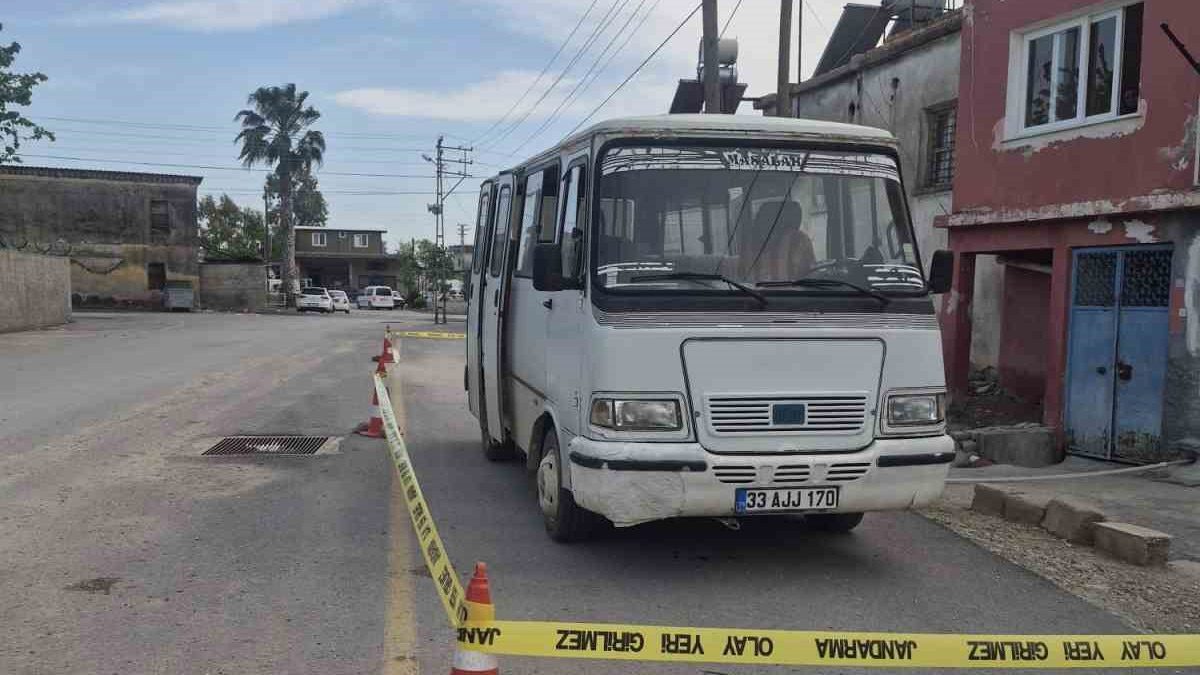 Mersin’de acı olay! Minibüsü park etmek isteyen baba 2 yaşındaki oğluna çarptı