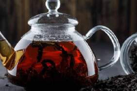 Çayınız hem taze kalsın hem lezzeti artsın! Çay suyuna bir miktar eklemek yeterli