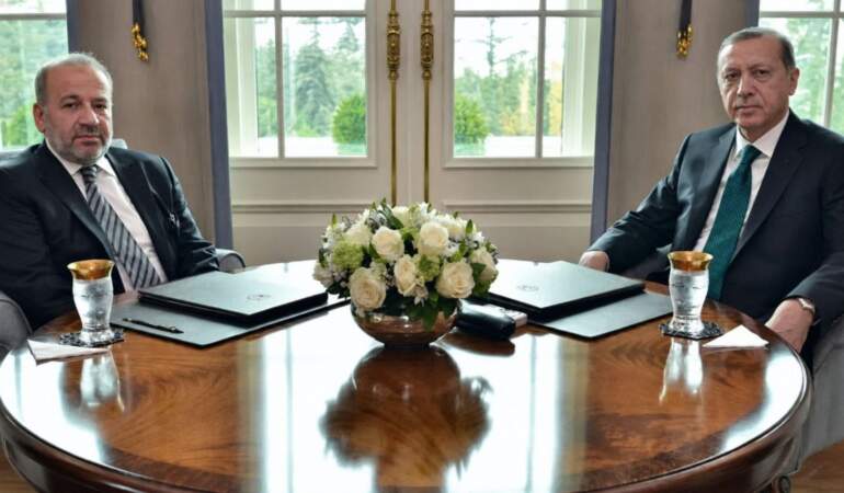 Erdoğan’ın eski hukuk danışmanı İzzet Özgenç hakkında hapis talebi