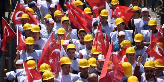 Öğrenci ve veliler dikkat: 30 Nisan Perşembe okullar tatil mi? İşte 1 Mayıs mesai düzeni