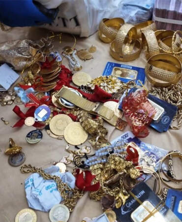 Konya’da tefecilere şafak operasyonu: Milyonluk ziynet ve nakit para ele geçirildi