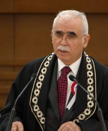 AYM Başkanı Özkaya’dan hâkim ve savcılara “kul hakkı” uyarısı: İbadetle affolmaz