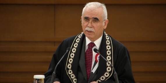 AYM Başkanı Özkaya’dan hâkim ve savcılara “kul hakkı” uyarısı: İbadetle affolmaz