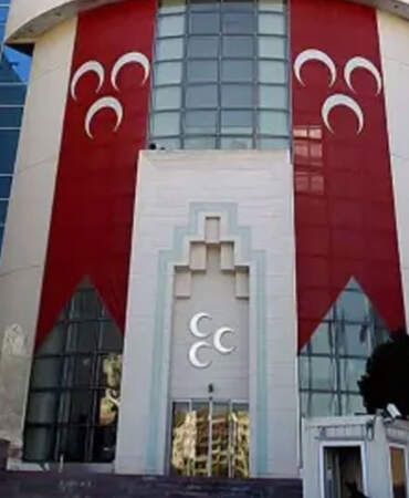 MHP’de hareketlilik sürüyor: İlçe Başkanı görevden uzaklaştırıldı