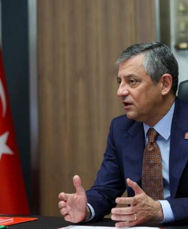 Özgür Özel erken seçim için tarih verdi: Seçimler en geç Ekim 2027’de