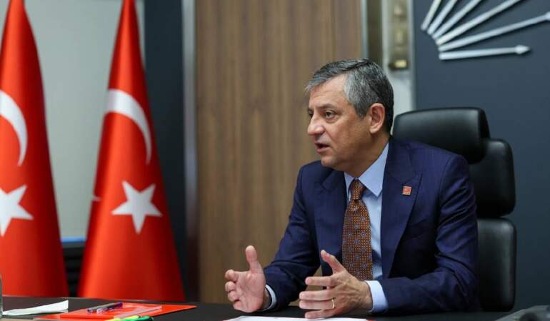 Özgür Özel erken seçim için tarih verdi: Seçimler en geç Ekim 2027’de