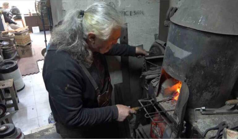 40 yaşında çırak olarak başladı: Memleketinin mirasını ayakta tutuyor