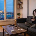 Misafirlik bitti mi? Ev gezmesi neden azaldı? Akraba ziyareti neden bitti? Komşuluk bitti mi? Eski çat kapı misafirliklere duyulan özlem