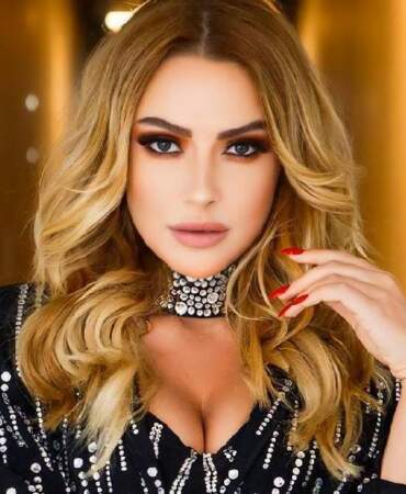 Ünlü şarkıcı Hadise rekor kırdı! Yeni albümü ön siparişlere doyamadı
